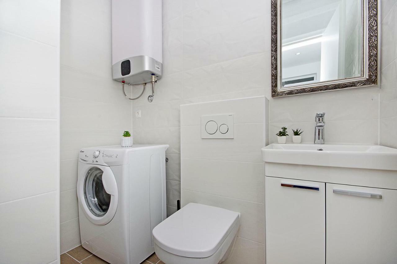Apartment Mira Макарска Екстериор снимка
